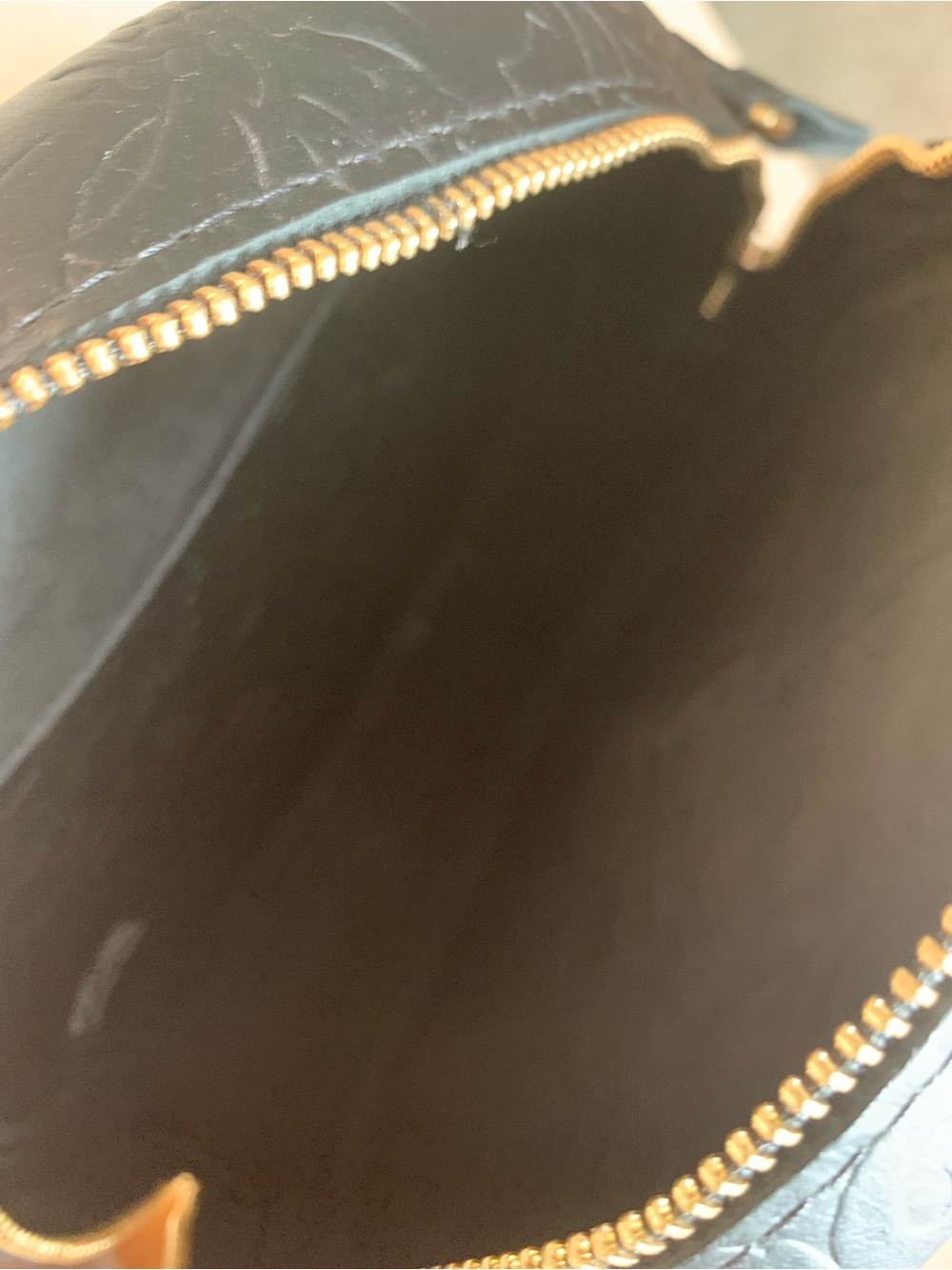 Portland Leather Goods Circle Crossbody Bag in DAHLIA! - Picture 9 of 10